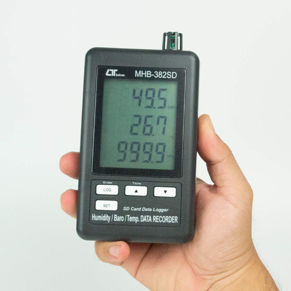 หน้าจอแสดงผลค่า ความชื้นสัมพัทธ์, อุณหภูมิ และ ความดันบรรยากาศ ได้พร้อมกัน