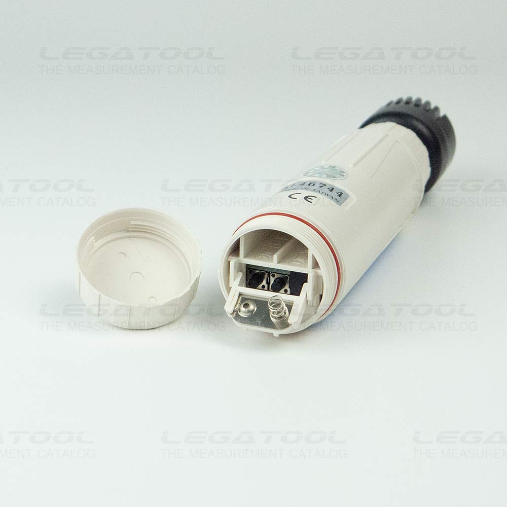 ด้านหลังสำหรับใส่แบตเตอรี่ขนาด AAA × 4