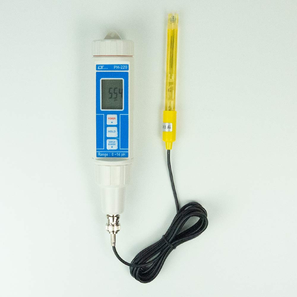ตัวเครื่อง pH-220 เมื่อต่อกับโพรบ pH electrode, PE-11