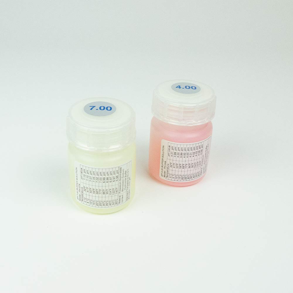 น้ำยา pH Buffer 4.0 และ 7.0 สำหรับคาลิเบรทมีมาให้ในชุด