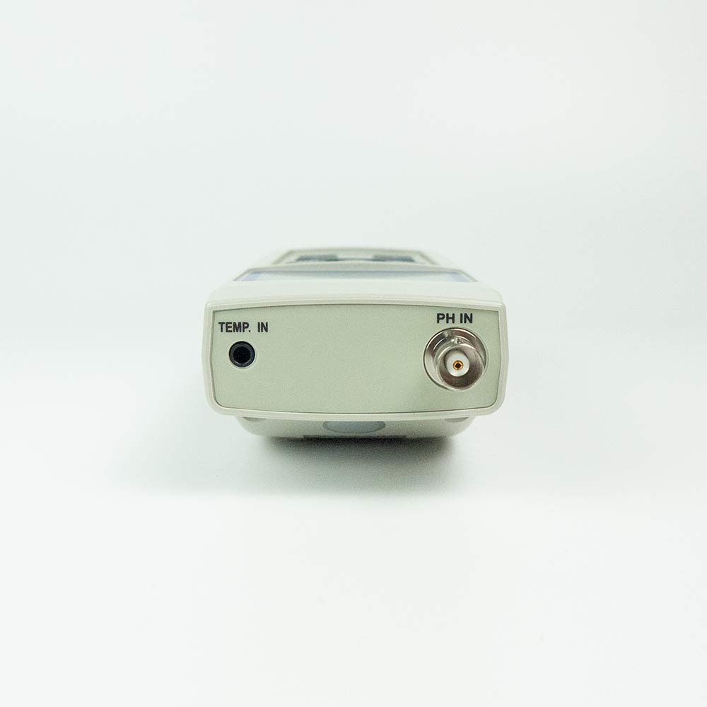 ด้านบนมีช่องต่อโพรบวัด pH และ โพรบวัดอุณหภูมิ ATC