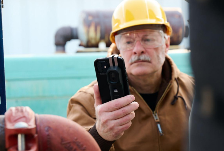 FLIR ONE Edge Pro กล้องถ่ายภาพความร้อนไร้สายความละเอียดสูง 160×120 พิกเซล สำหรับ iOS และ Android FLIR ONE Edge Pro กล้องถ่ายภาพความร้อนไร้สายความละเอียดสูง 160×120 พิกเซล สำหรับ iOS และ Android